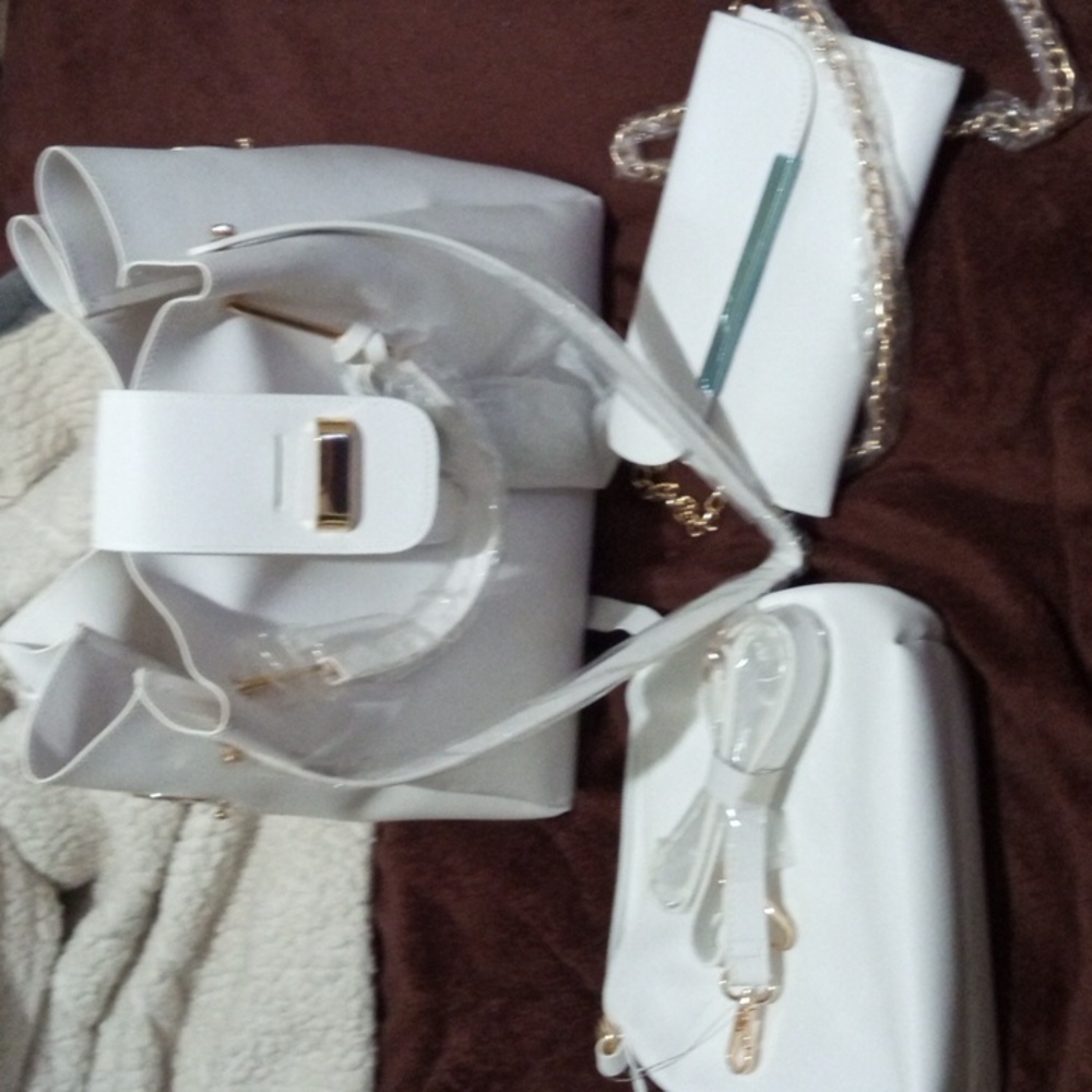 White 3 piece purse set